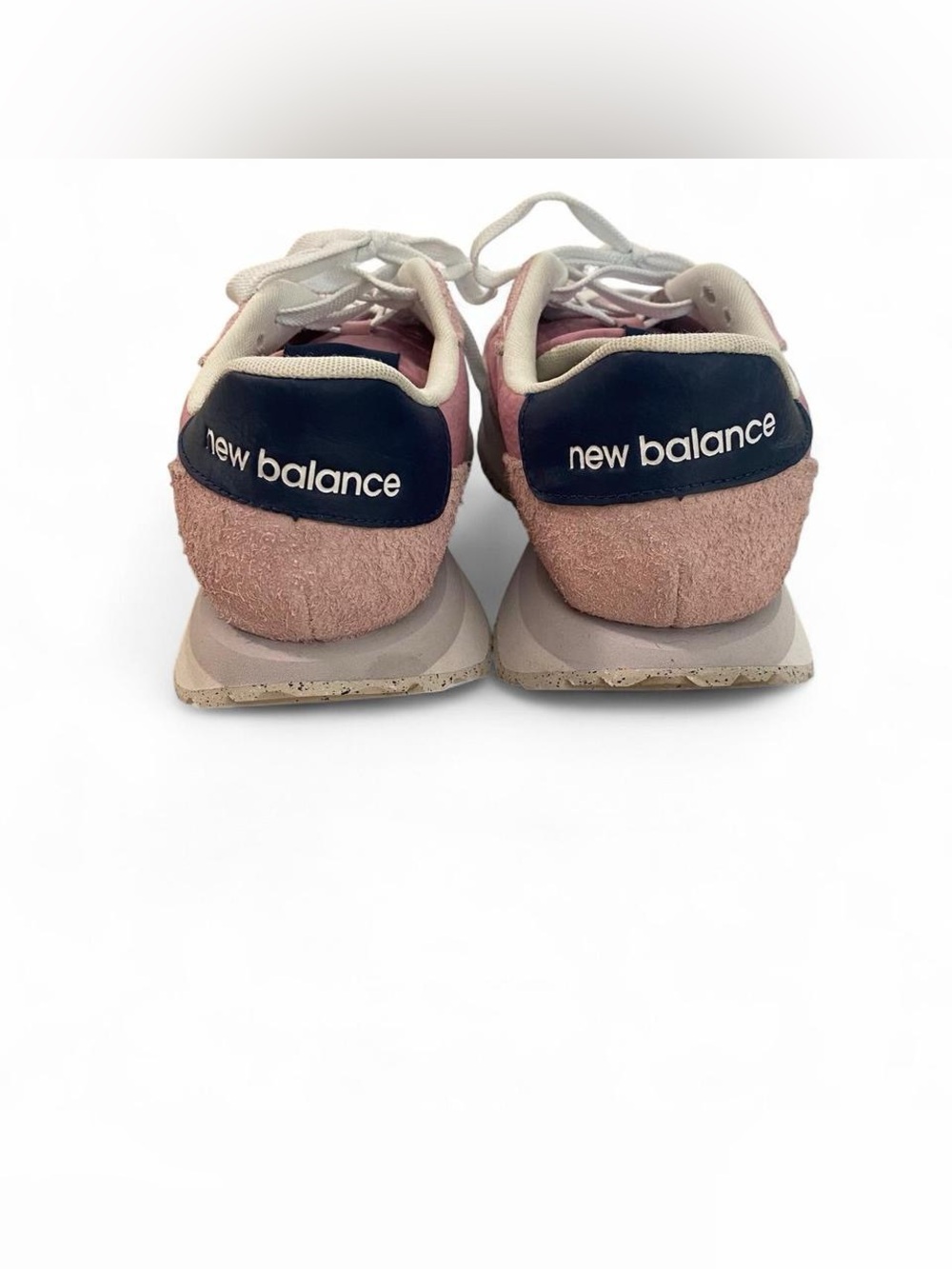 Pink new balance sneakers - Picture 3 of 5
